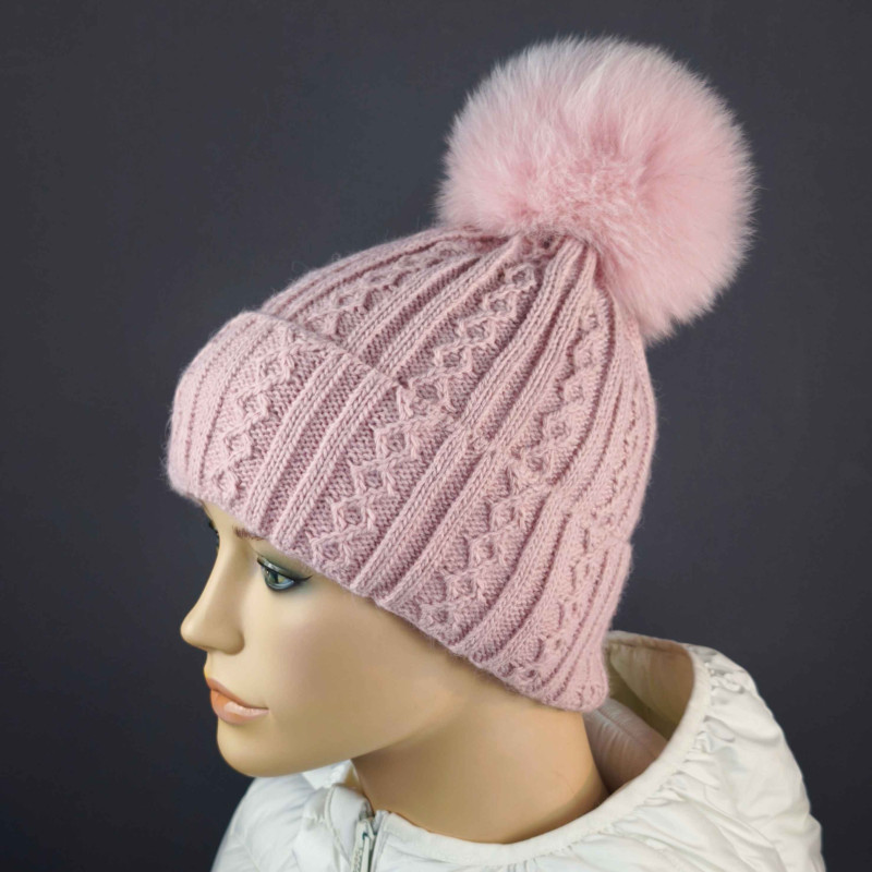 Pletená dámska čiapka s brmbolcom z pravej kožušiny , polárna líška