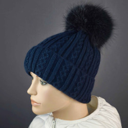 Dámska pletená čiapka s kožušinovým  brmbolcom z polárnej líšky , pravá kožušina