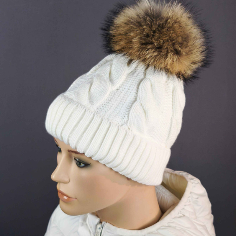 Pletená dámska čiapka s brmbolcom z pravej kožušiny ,