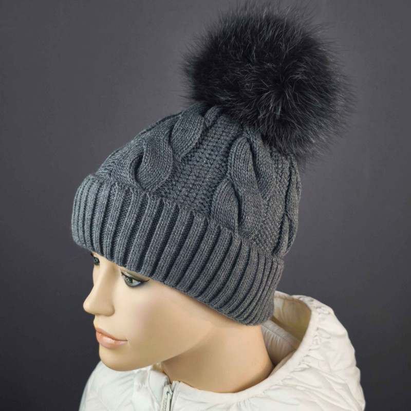 Pletená čiapka s kožušinovým  brmbcom , plárna líška