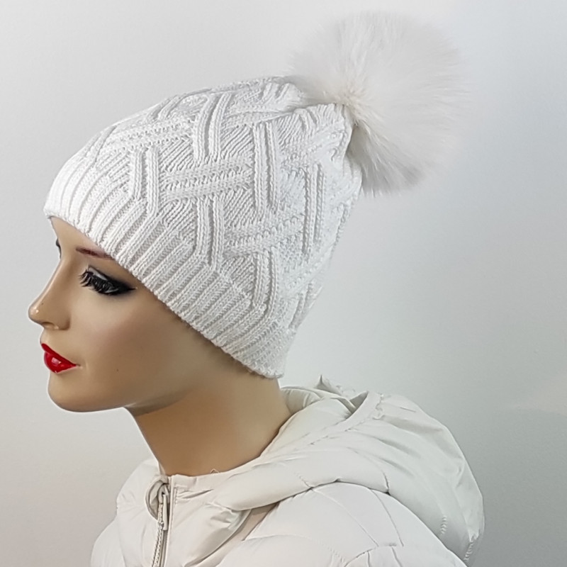 Pletená dámska čiapka s brmbolcom z pravej kožušiny , polárna líška